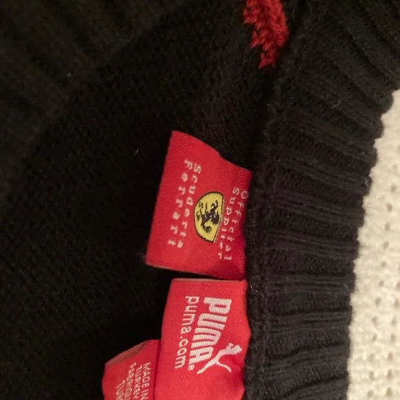 Puma Men’s extra large black cotton Ferrari sweater inpristine condition